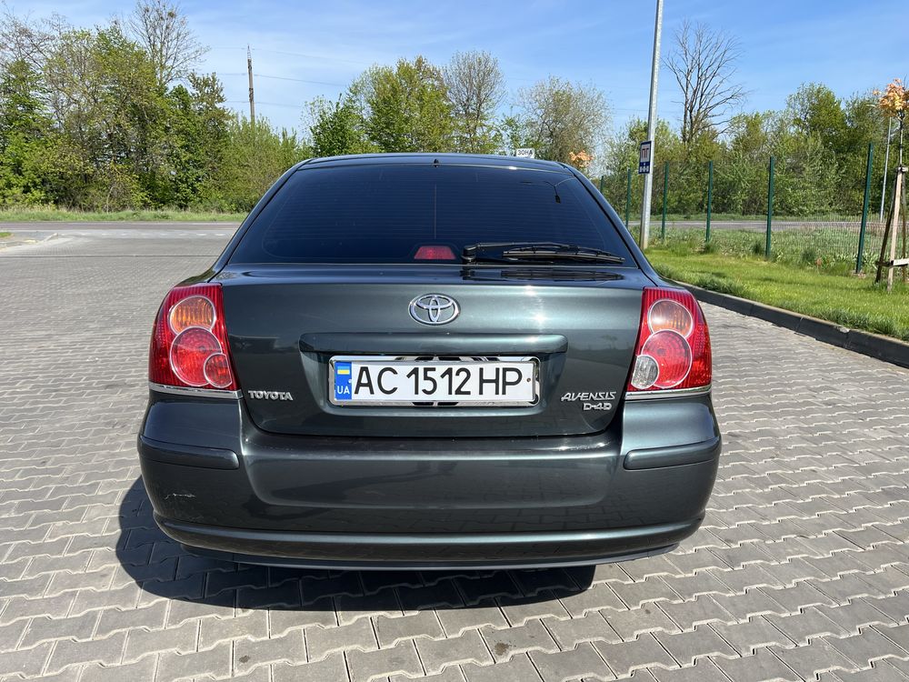 Тойота Авенсіс 2.2