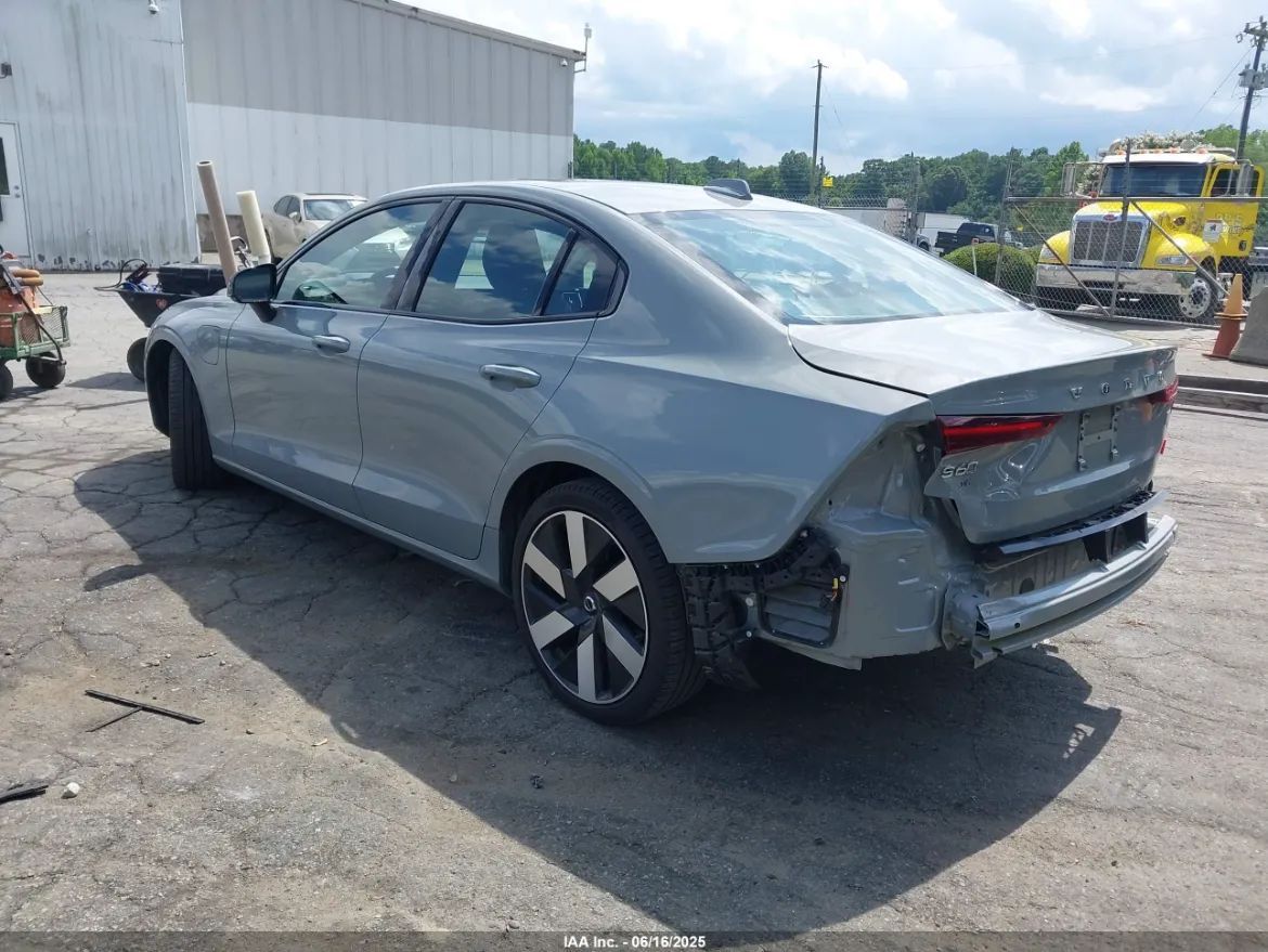 Volvo S60 2024 VOLVO S60 PLUG-IN HYBRID T8 PLUS / 4x4 / Automat