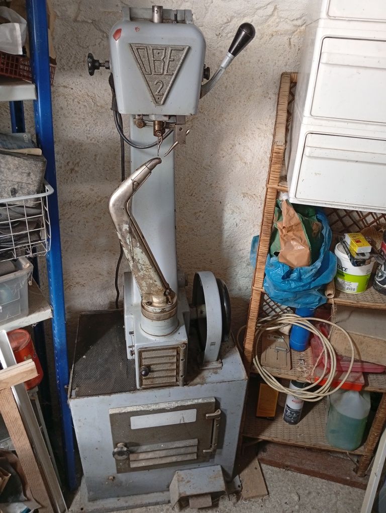 Máquina de coser solas OBE 2