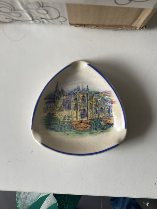 Cinzeiro monumentos loiça sacavem