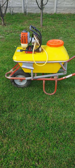 Opryskiwacz spalinowy