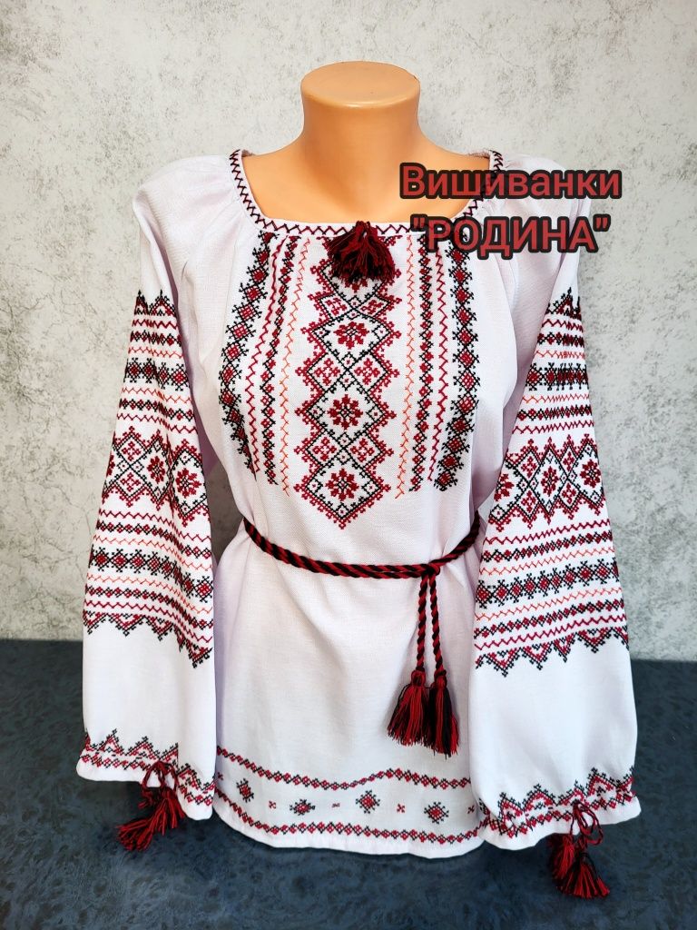 Вишиванка жіноча ручної роботи