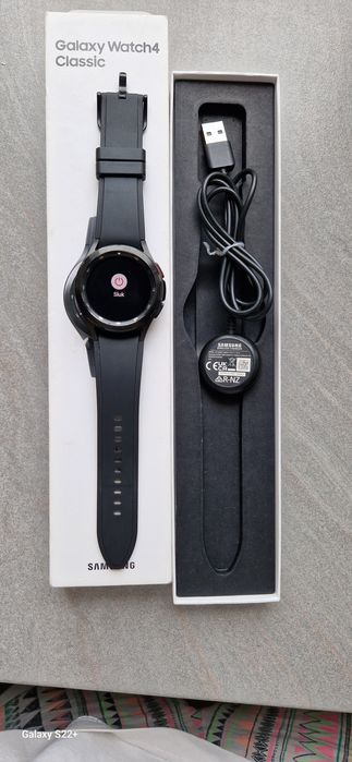 Zegarek Galxy watch 4 classic z Ładowarkę.