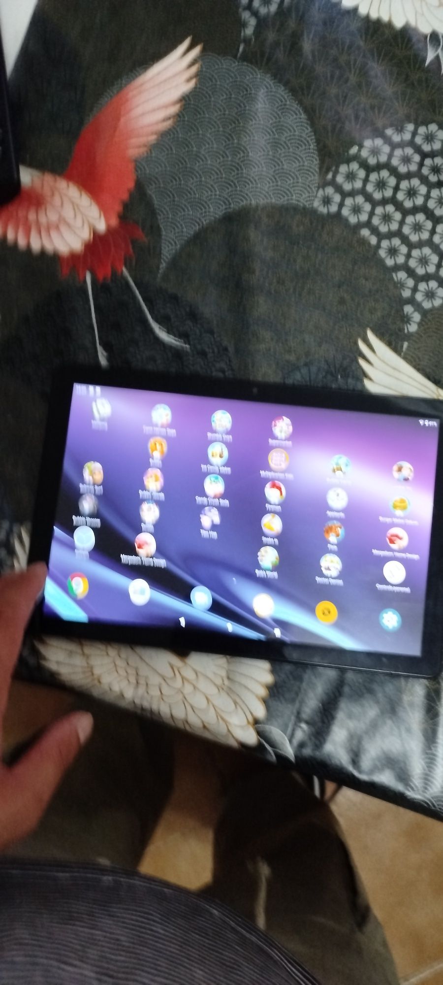 Tablet com ecrã partido mas a trabalhar