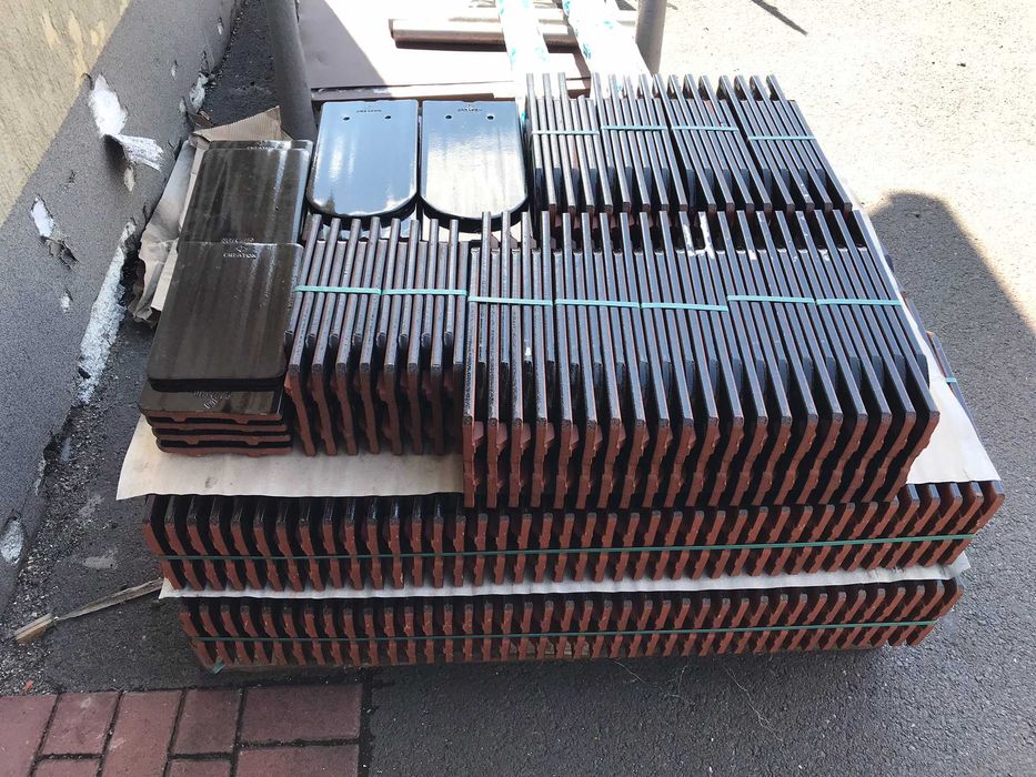 Dachówka karpiówka Creaton czarna błyszcząca