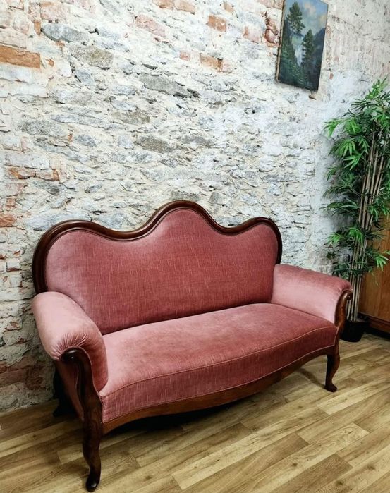 Stylowa sofa w stylu vintage – elegancja i charakter