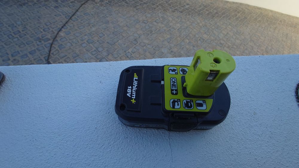 Carregador e bateria Ryobi 18volts One+