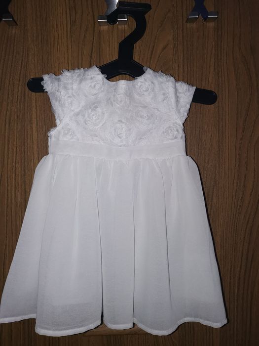 Elegancka sukienka dla małej damy