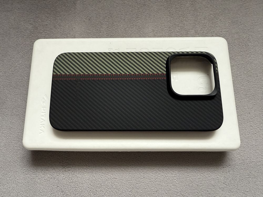 Karbonowe plecki ochronne iPhone 15 Pro
