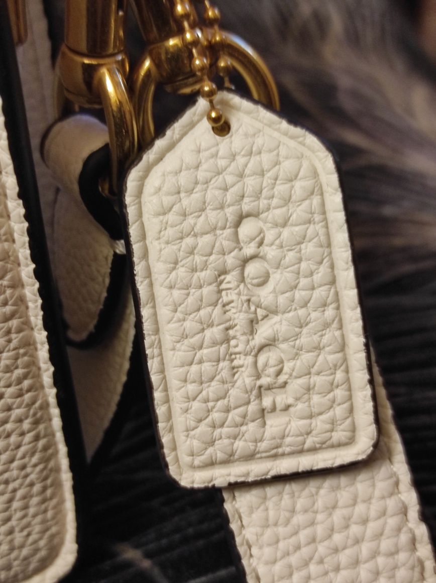Сумка coach tabby shoulder bag кожаная белая