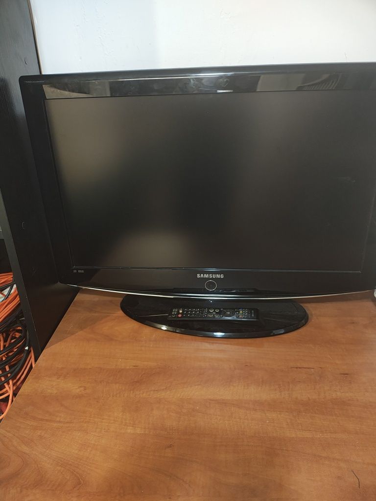 Telewizor SAMSUNG 32"