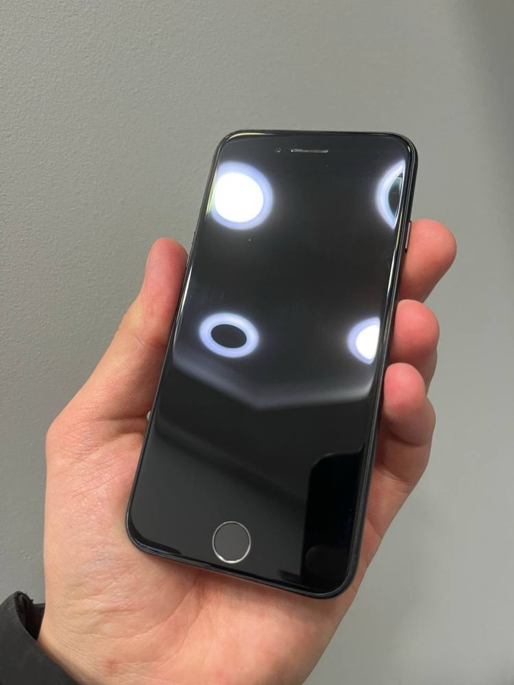iPhone SE 2 64Gb Black