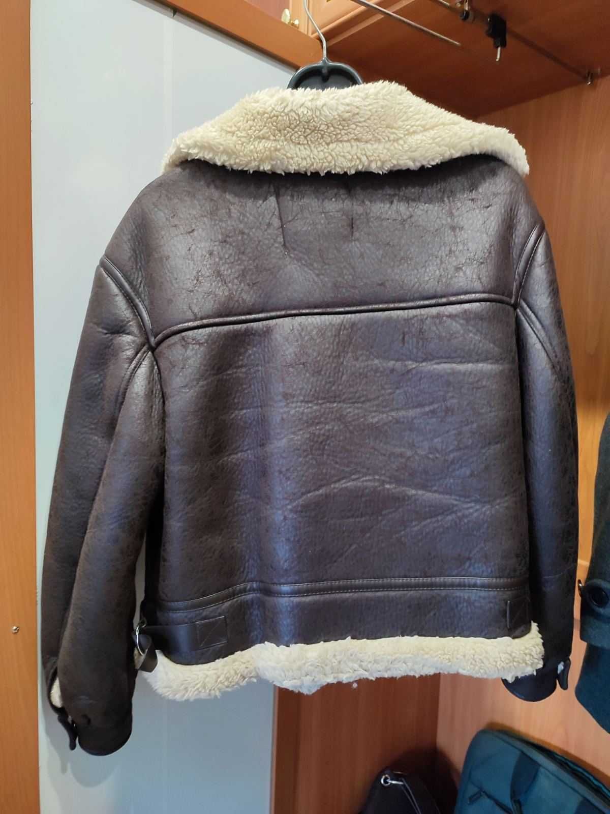 Женская куртка авиаторка Bershka (размер М)