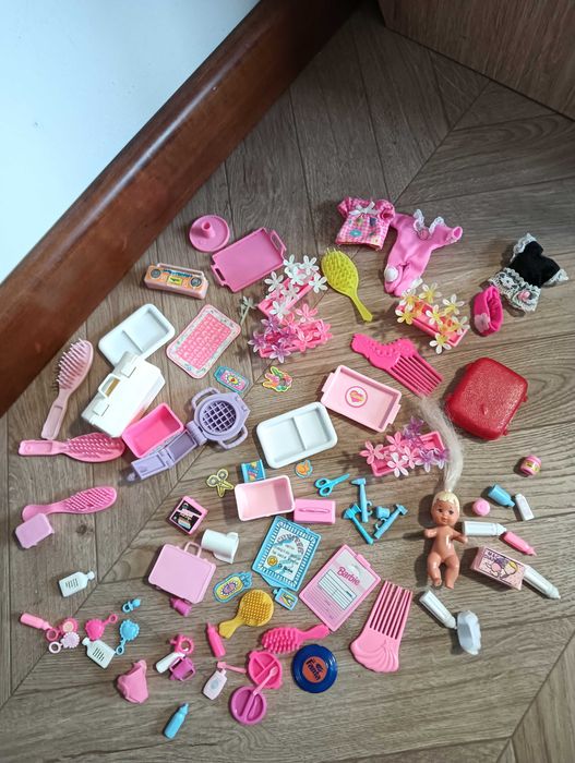 Akcesoria dla lalek Barbie bobas Krissy Mattel