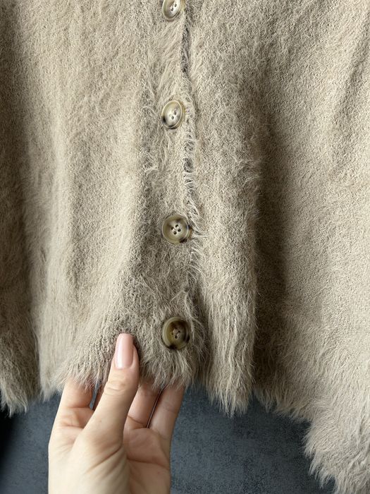 Nowy włochaty sweter kardigan M 38 dekolt V w serek, rozpinany