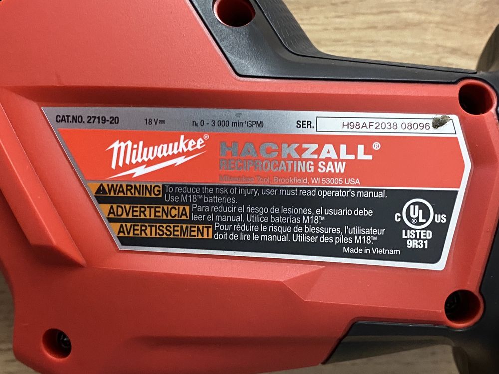 Бесщеточная сабельная пила Milwaukee M18 2719-20 FUEL™