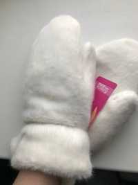 Пухнасті рукавички