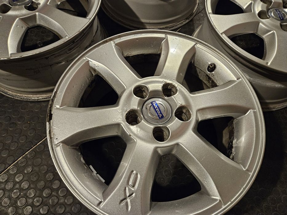Alufelgi 16"  Volvo XC70 5x108 oryginalne