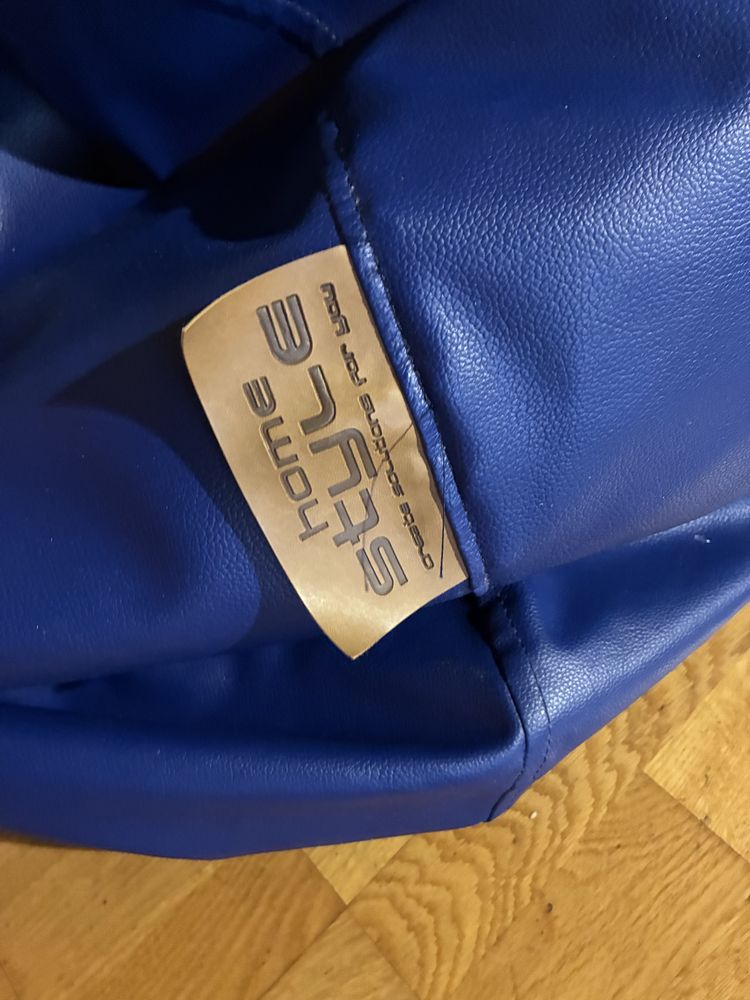 Puff azul escuro