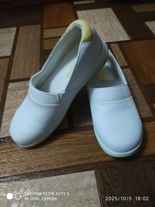 Медичні ортопедичні кросівки