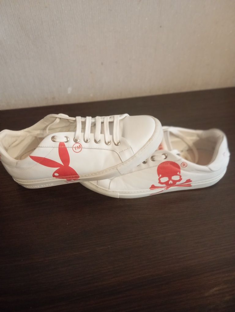 Продам кросівки Playboy x plein