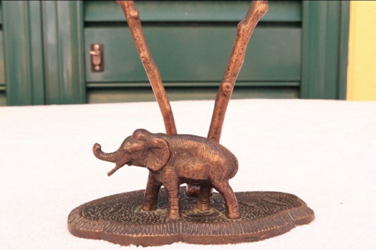 Suporte de cálices em metal