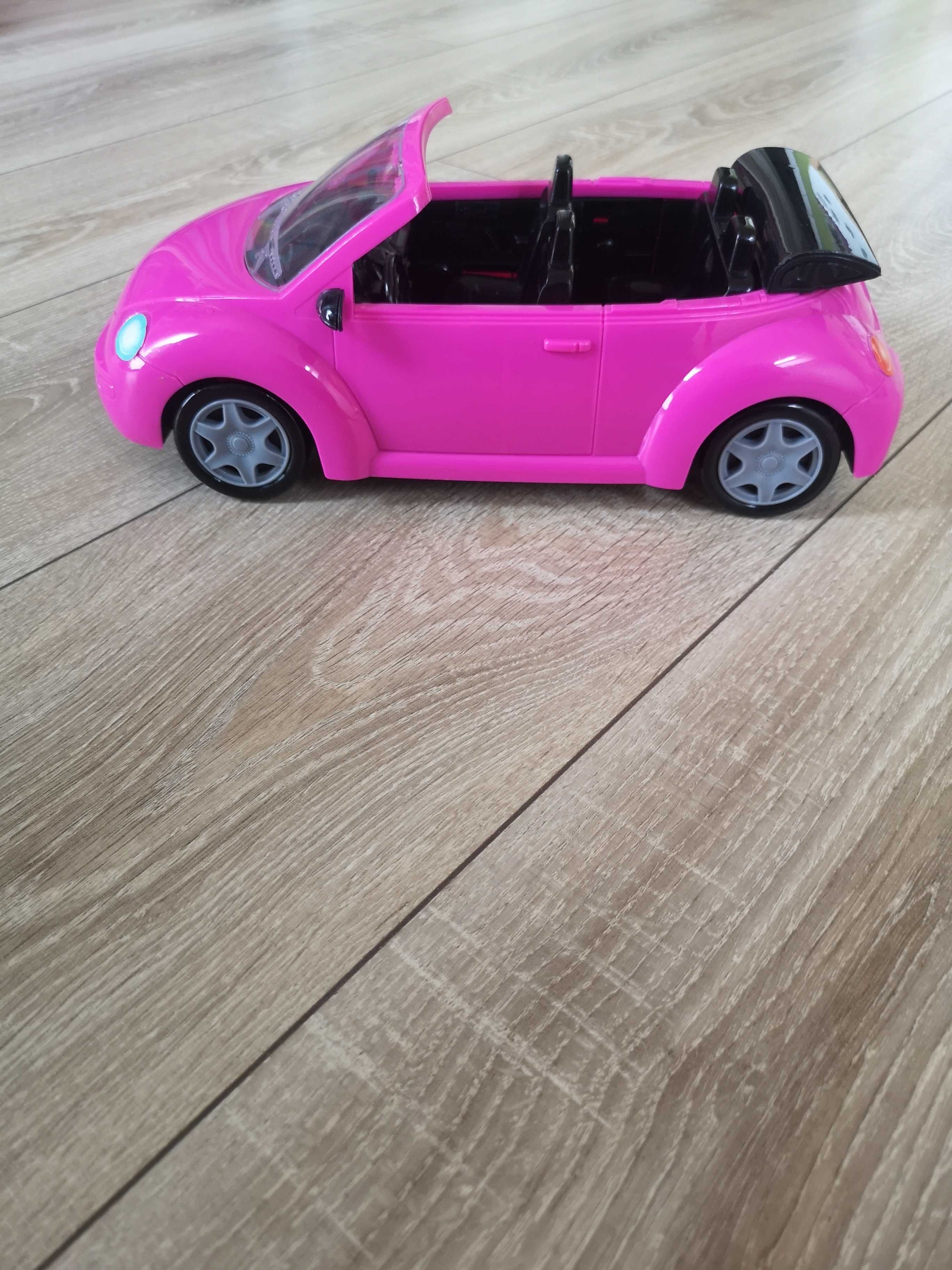 Mały samochód dla lalki