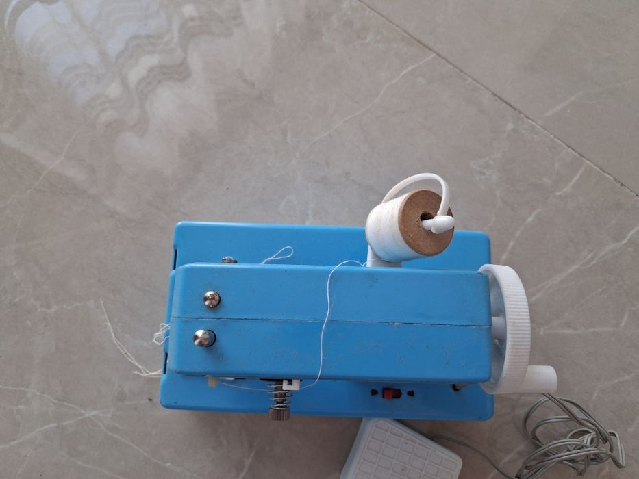 Mini máquina de costura vintage