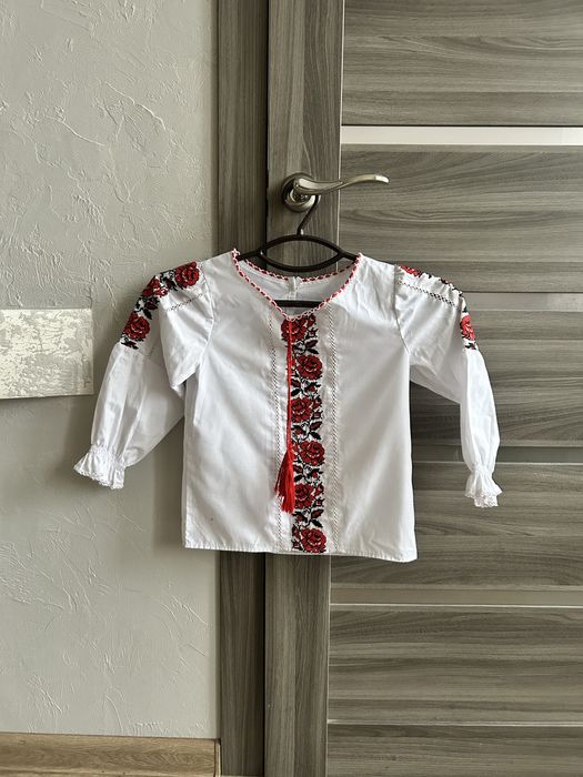 Вишиванка на дівчинку