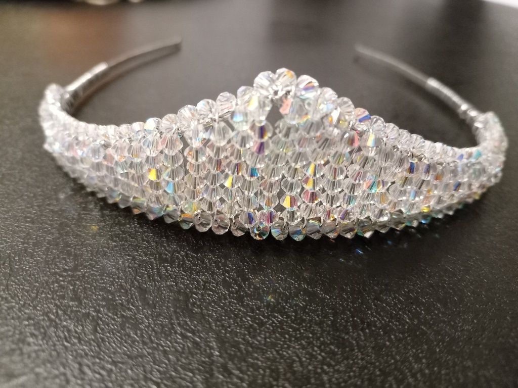 Diadem do włosów na wesele, ślub lub studniówkę.