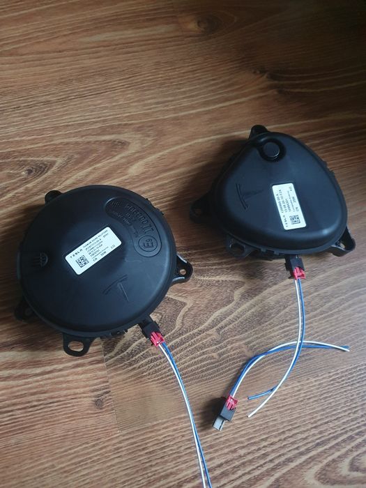 Динамик пешеходный спикер (бумбокс) TESLA MODEL 3,Y 1299965-00-A