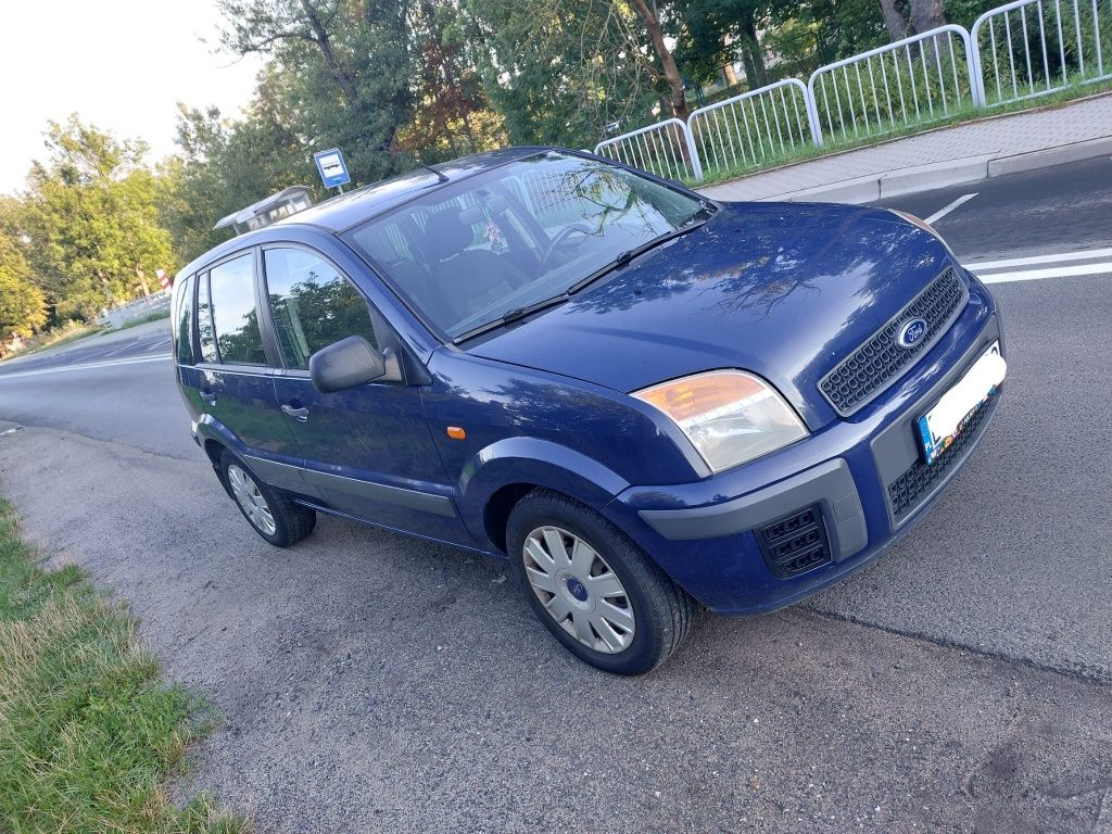 Ford Fusion 1.4 HDI z klimatyzacją spalanie 4L ropy/100 zapłacone Oc