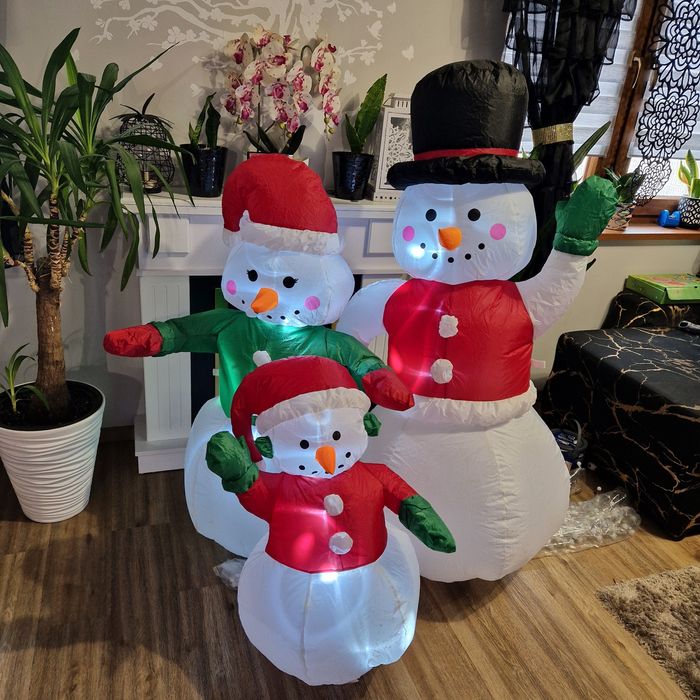 Dmuchana rodzina bałwanów z lampkami 135 cm IP44
