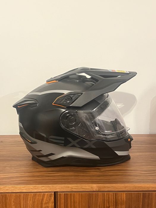 Capacete NEXX Y.TRAVL tamanho M  +. Intercomunicador Sena 5RLITE