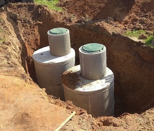 Копаємо септики з бетону вигрібні ями, каналізацію СМ210