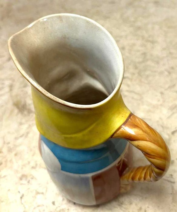 Jarro antropomórfico, formato boneca Holandesa, ano de fabrico 1945