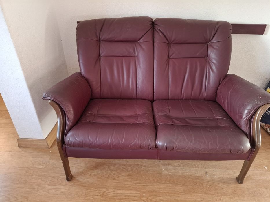 Sofá antigo dois lugares
