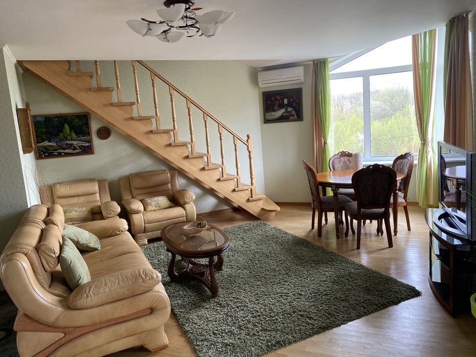 Оренда квартири великогабаритна 3 кімнатна