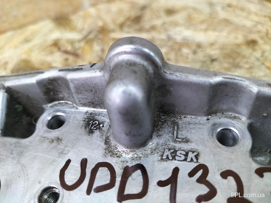 Infiniti Q50 2013-2021 3.5 Hybrid крышка головки ГБЦ левая бугель