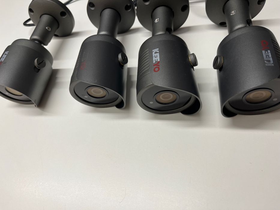 Zestaw 4 kamer plus rejestrator