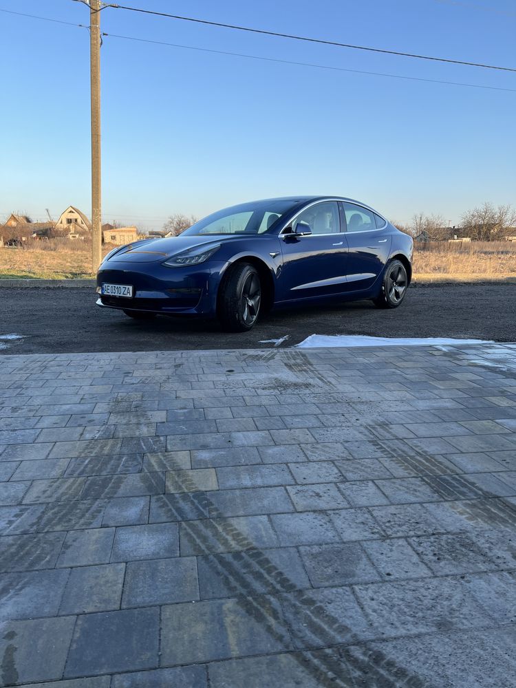 Тесла 3 long range tesla 3 18000 км пробіг