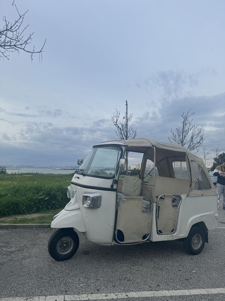 Tuk tuk Piaggio Ape Calessino 250