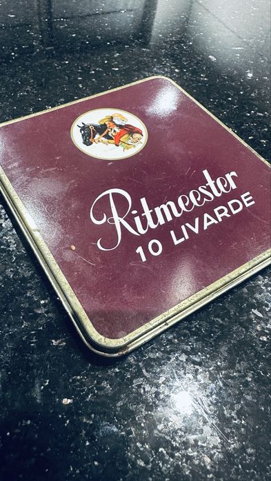 Stara blaszane pudełko po papierosach RITMEESTER