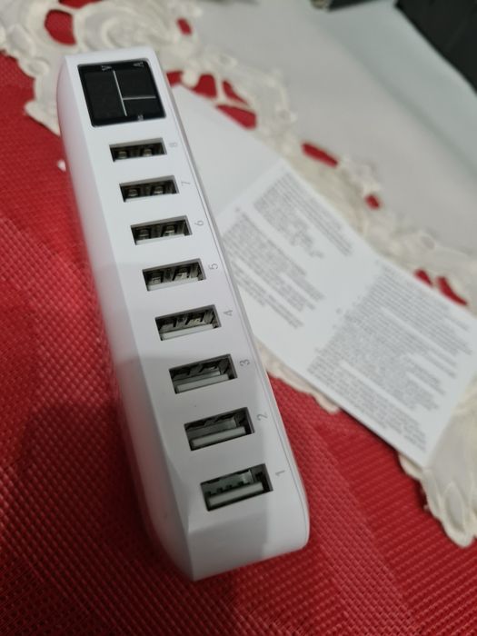 Ładowarka USB 8-portowa + kabel ładujący 1.2 M