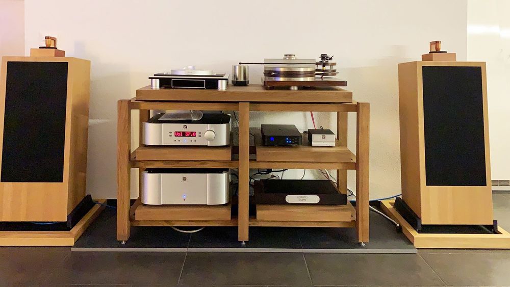 Stolik hifi audio pod sprzęt grający lub gramofon