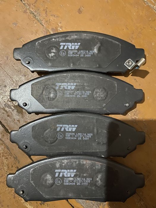 Новые Тормозные колодки оригинал TRW GDB3404 .nissan
