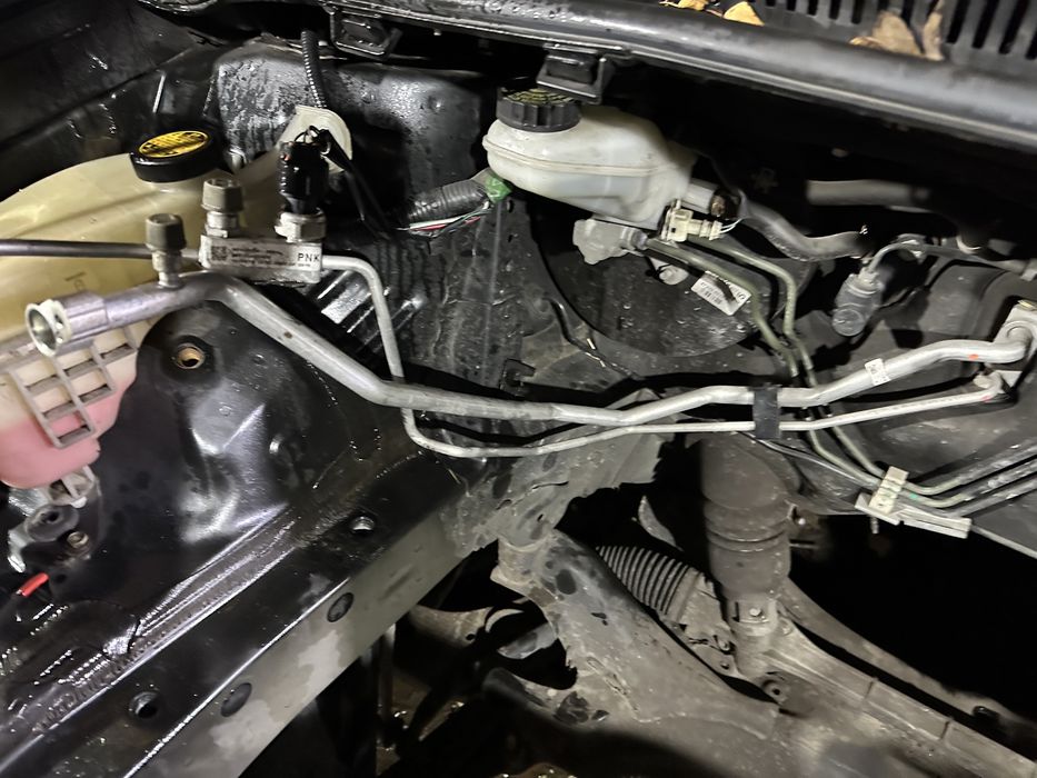 Трубка шланг патрубок труба кондиціонера Toyota Avensis T27 1.8i