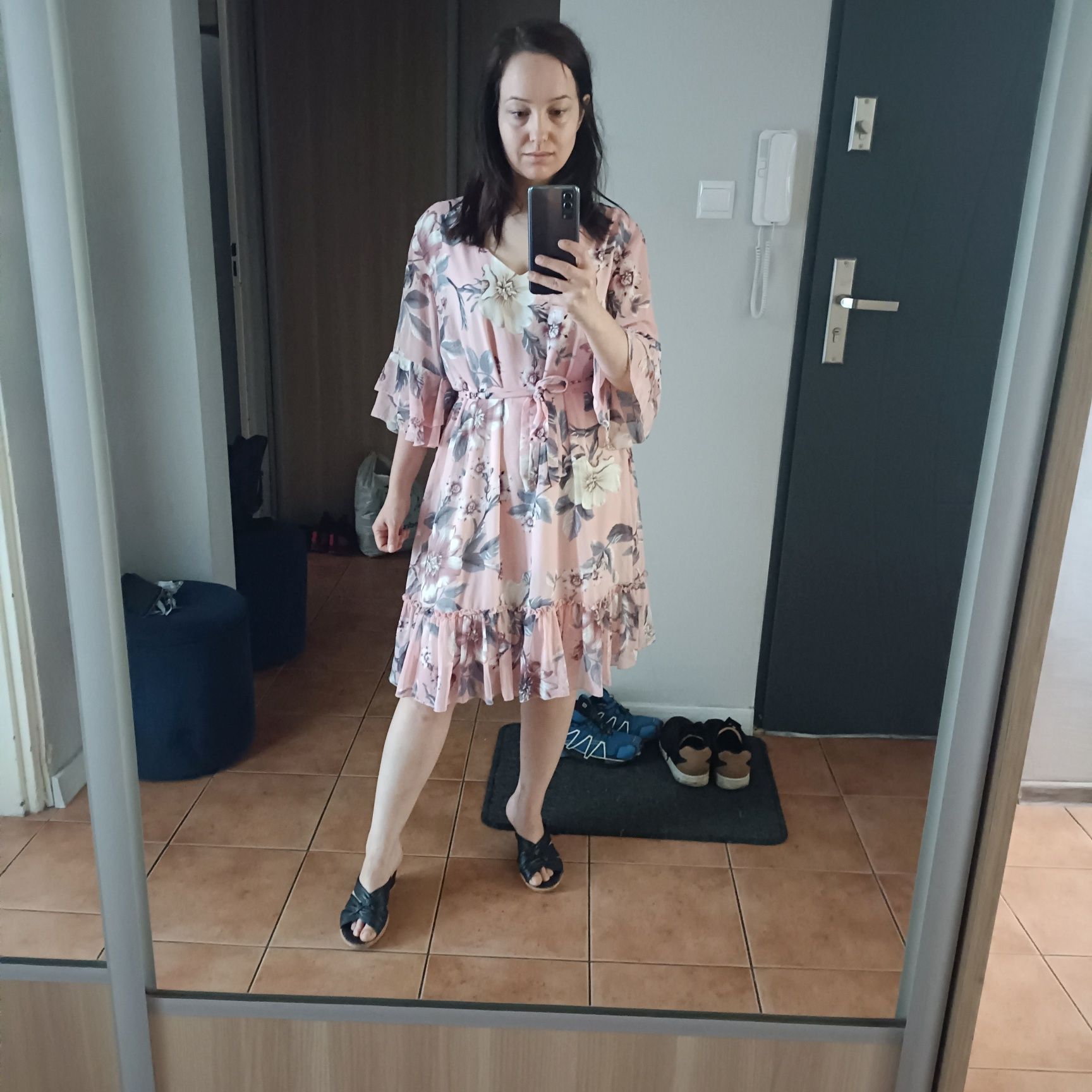 Pastelowa sukienka w kwiatowy wzór, z paskiem, rozmiar 44 / 2XL