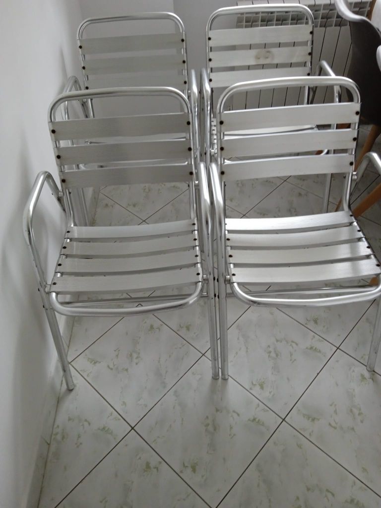 Krzesła aluminiowe.Cztery sztuki.