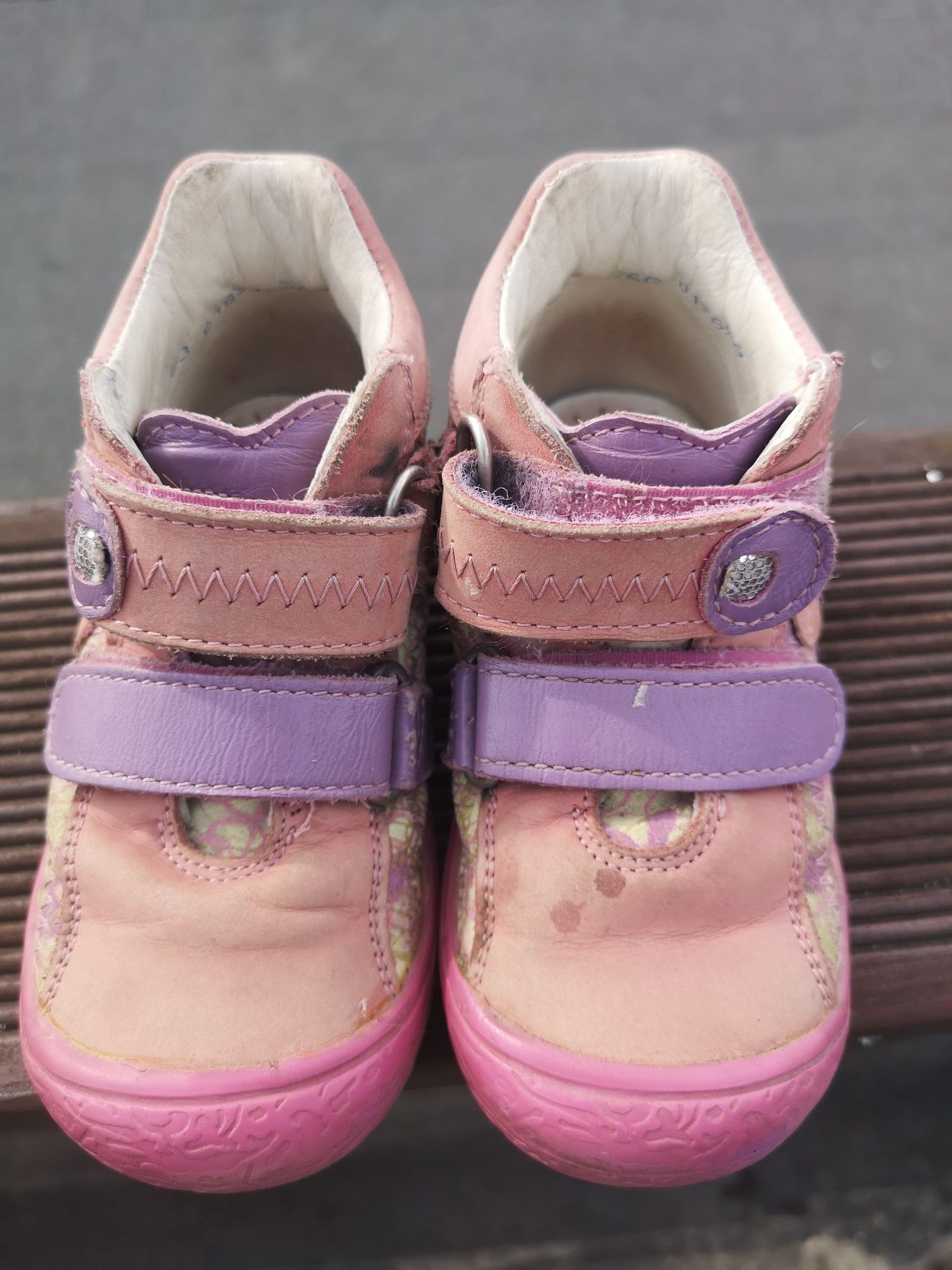 Buty firmy Bartek roz 23